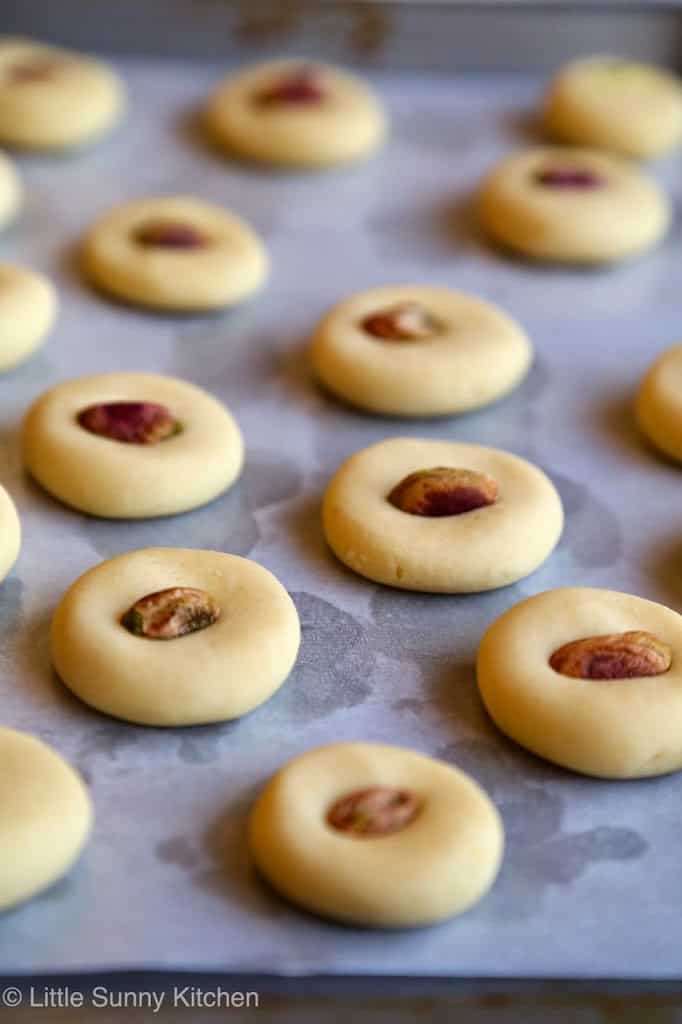 Ghraybeh! Delicious and delicate Middle Eastern cookies that melt in your mouth. Made from butter or ghee, flour, powdered sugar, and pistachios.